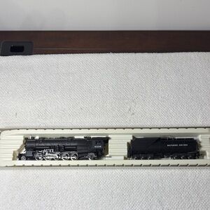 AHM Baltimore & Ohio 2-10-2 Pacific Steam Locomotive HO Scale Model Train (New)